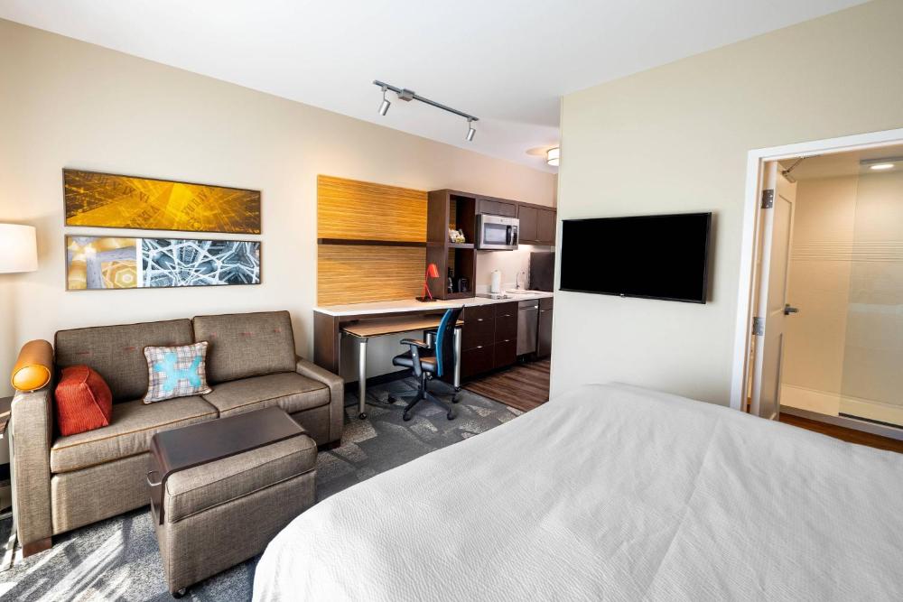 King Studio with Sofa Bed interior